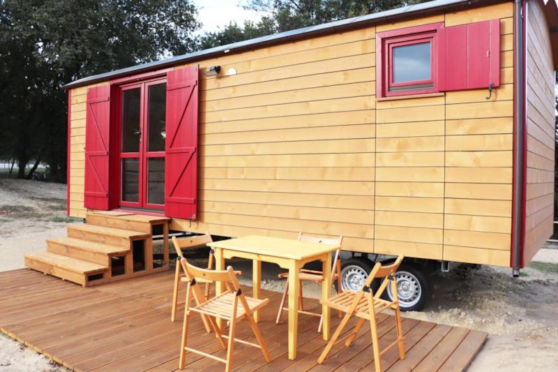 Roulottes Cocooning Au Coeur Des Landes Hotel Mees Bagian luar foto