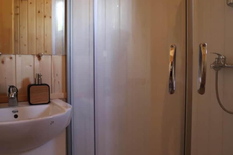 Roulottes Cocooning Au Coeur Des Landes Hotel Mees Bagian luar foto